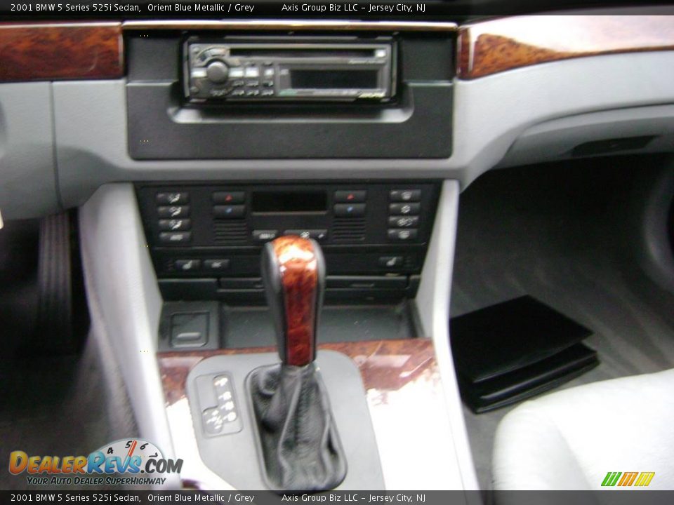 2001 BMW 5 Series 525i Sedan Orient Blue Metallic / Grey Photo #22