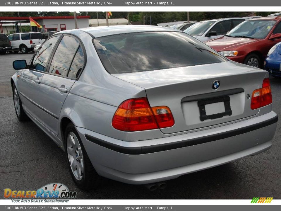 2003 BMW 3 Series 325i Sedan Titanium Silver Metallic / Grey Photo #10