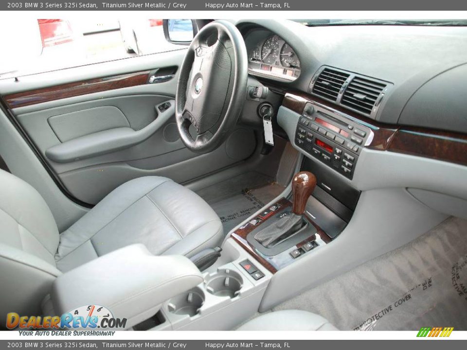 2003 BMW 3 Series 325i Sedan Titanium Silver Metallic / Grey Photo #16