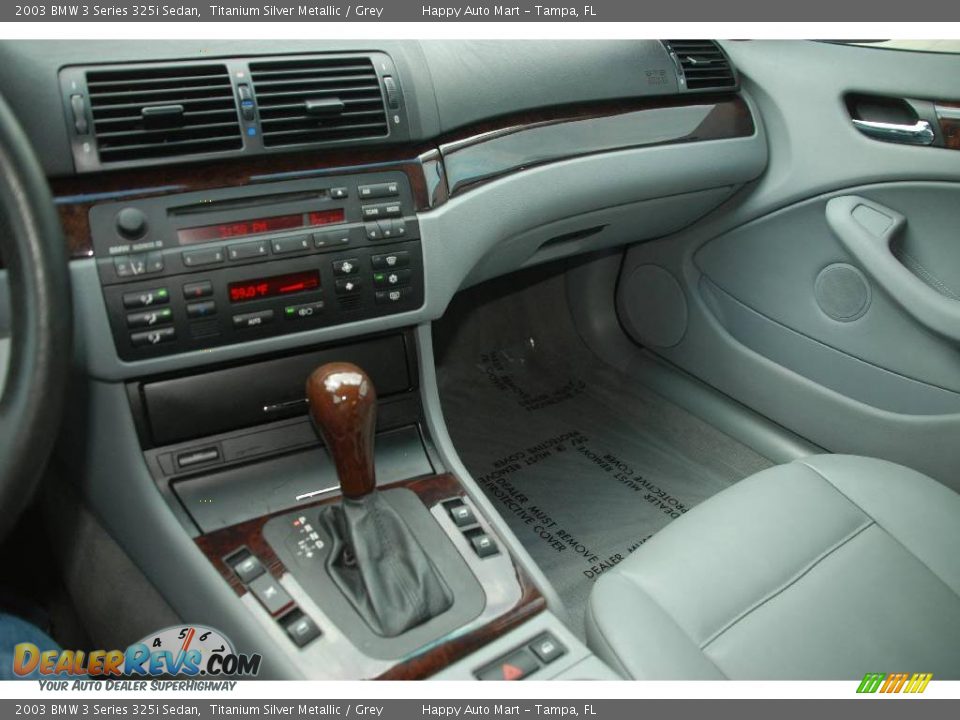 2003 BMW 3 Series 325i Sedan Titanium Silver Metallic / Grey Photo #18