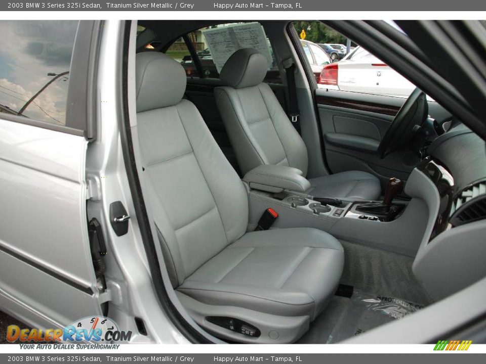 2003 BMW 3 Series 325i Sedan Titanium Silver Metallic / Grey Photo #28