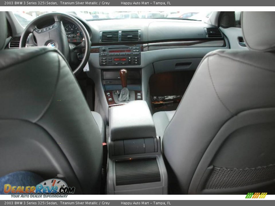 2003 BMW 3 Series 325i Sedan Titanium Silver Metallic / Grey Photo #33