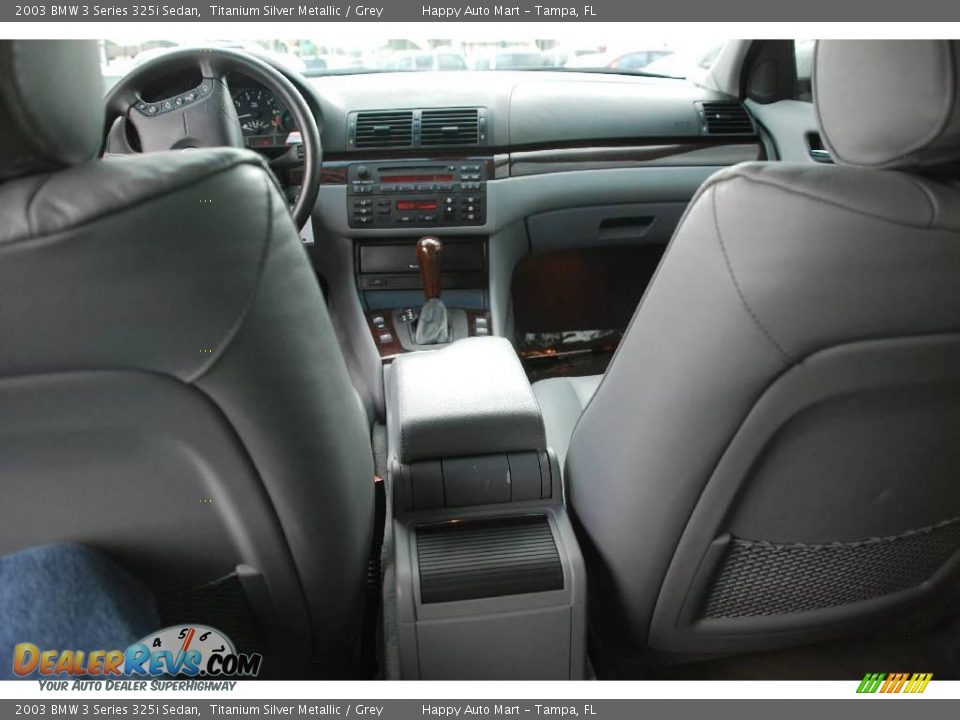 2003 BMW 3 Series 325i Sedan Titanium Silver Metallic / Grey Photo #34