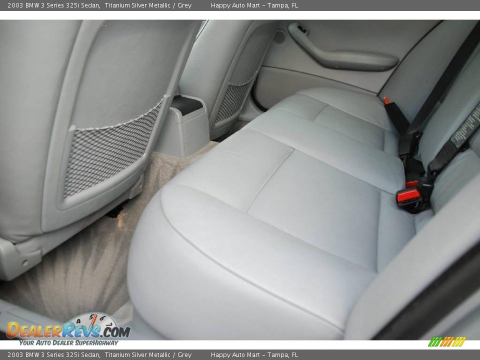 2003 BMW 3 Series 325i Sedan Titanium Silver Metallic / Grey Photo #35
