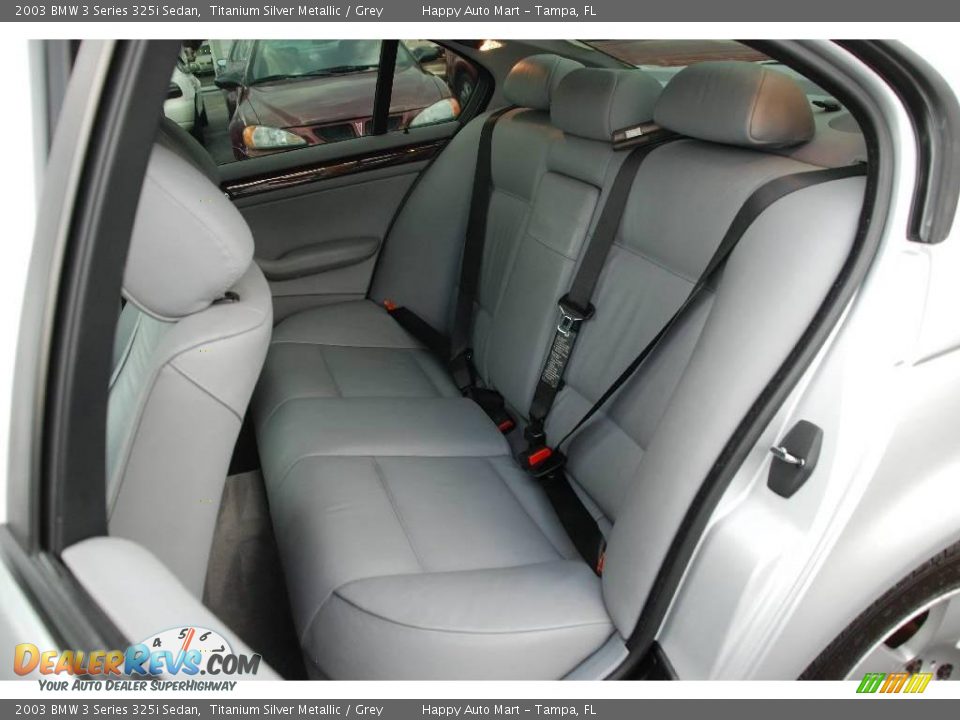 2003 BMW 3 Series 325i Sedan Titanium Silver Metallic / Grey Photo #36
