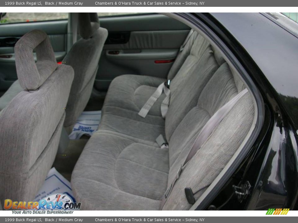 1999 Buick Regal LS Black / Medium Gray Photo #9