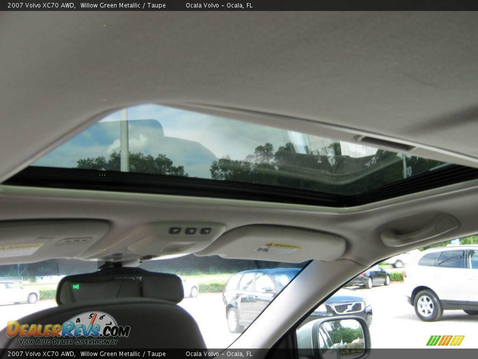 2007 Volvo XC70 AWD Willow Green Metallic / Taupe Photo #17