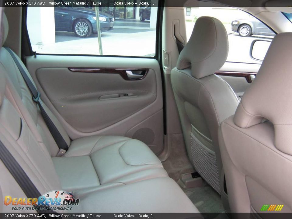 2007 Volvo XC70 AWD Willow Green Metallic / Taupe Photo #20