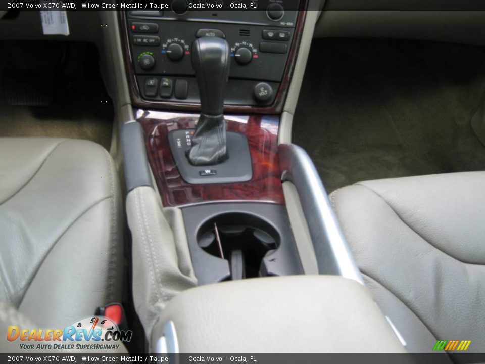2007 Volvo XC70 AWD Willow Green Metallic / Taupe Photo #24