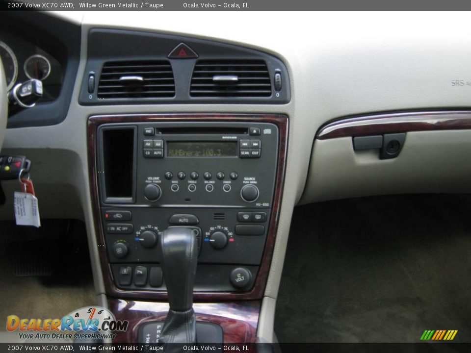 2007 Volvo XC70 AWD Willow Green Metallic / Taupe Photo #25
