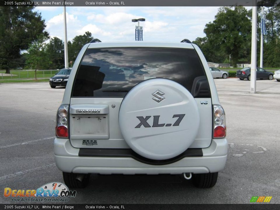 2005 Suzuki XL7 LX White Pearl / Beige Photo #4