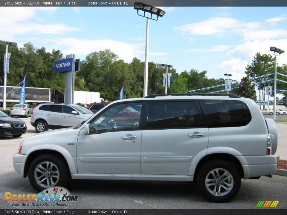 2005 Suzuki XL7 LX White Pearl / Beige Photo #6