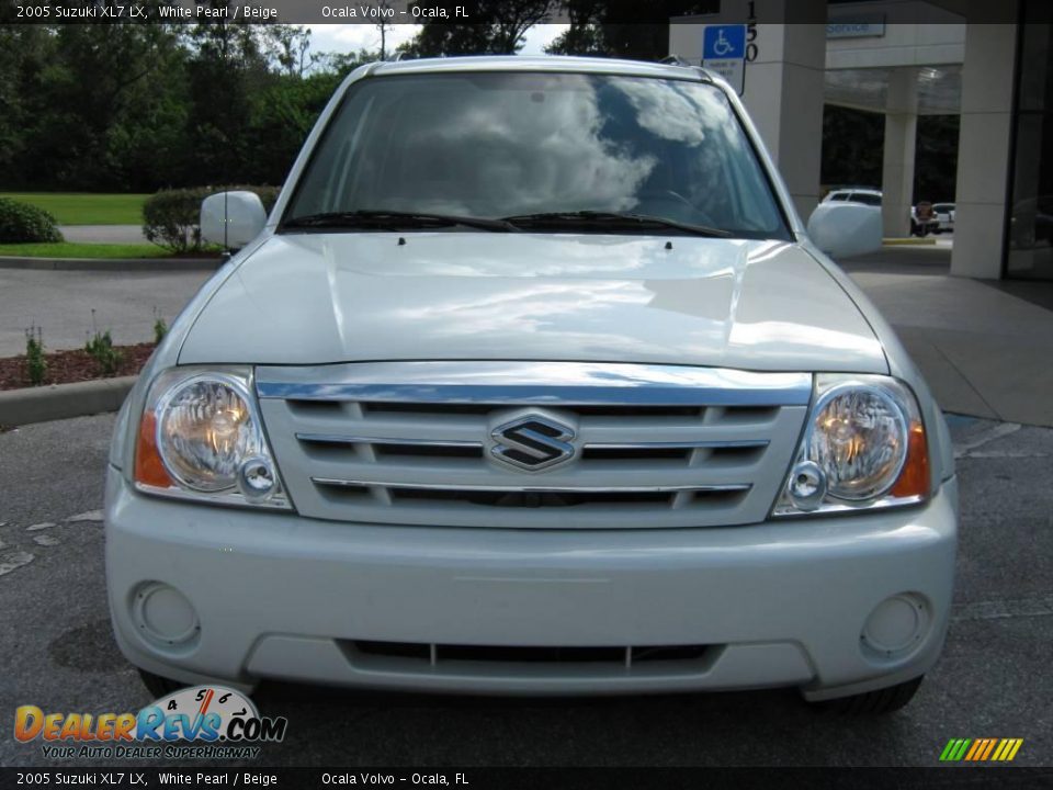 2005 Suzuki XL7 LX White Pearl / Beige Photo #8