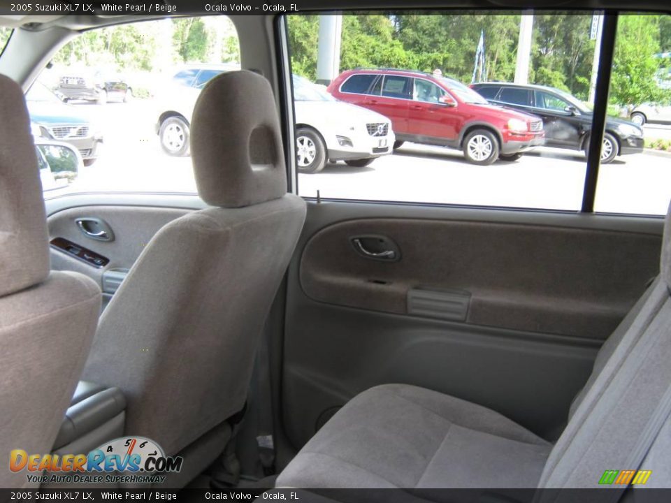 2005 Suzuki XL7 LX White Pearl / Beige Photo #22
