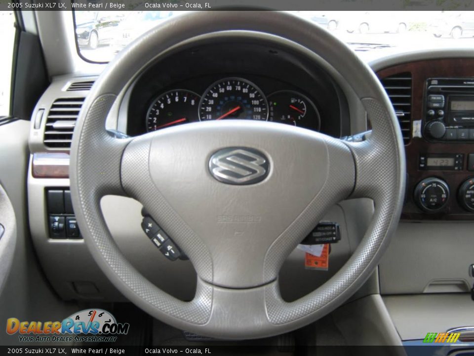 2005 Suzuki XL7 LX White Pearl / Beige Photo #23