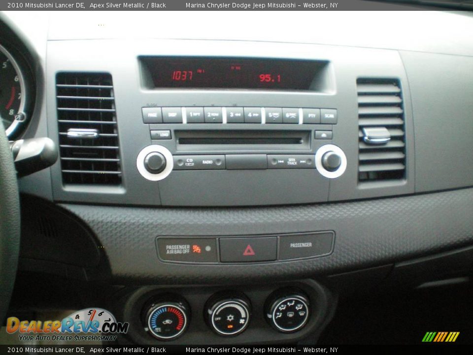 2010 Mitsubishi Lancer DE Apex Silver Metallic / Black Photo #4