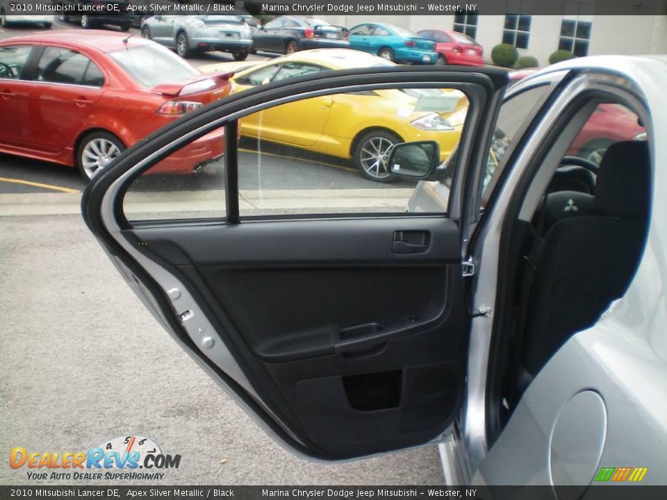 2010 Mitsubishi Lancer DE Apex Silver Metallic / Black Photo #16
