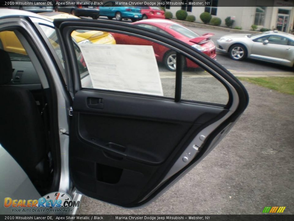2010 Mitsubishi Lancer DE Apex Silver Metallic / Black Photo #19