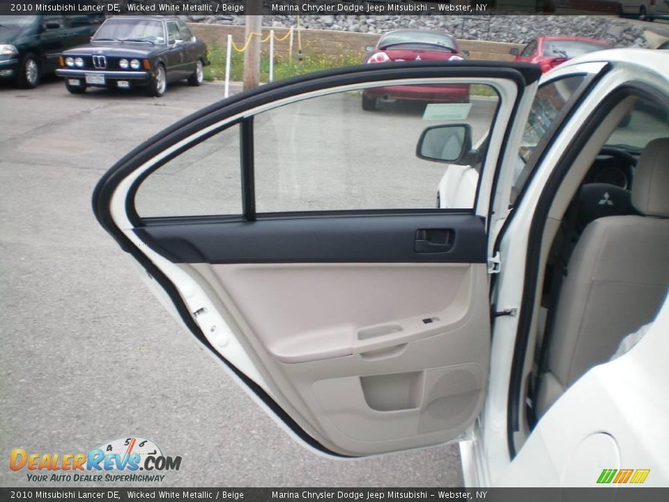 2010 Mitsubishi Lancer DE Wicked White Metallic / Beige Photo #16