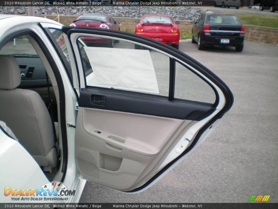 2010 Mitsubishi Lancer DE Wicked White Metallic / Beige Photo #19