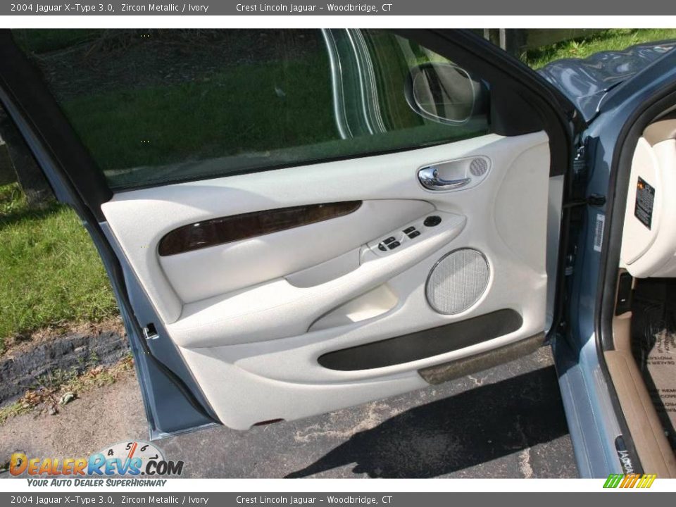 2004 Jaguar X-Type 3.0 Zircon Metallic / Ivory Photo #12