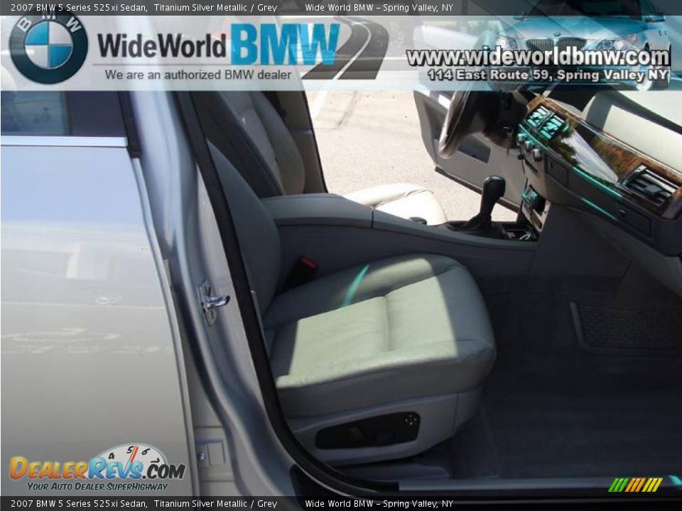 2007 BMW 5 Series 525xi Sedan Titanium Silver Metallic / Grey Photo #10