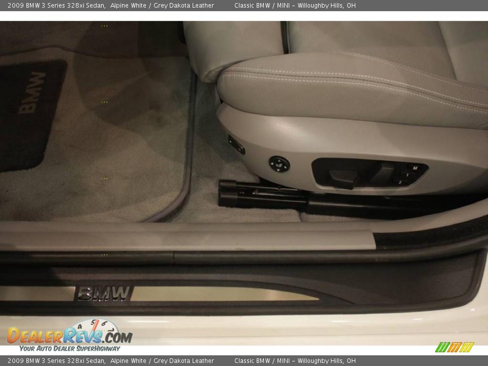 2009 BMW 3 Series 328xi Sedan Alpine White / Grey Dakota Leather Photo #10