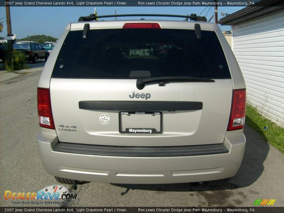 2007 Jeep Grand Cherokee Laredo 4x4 Light Graystone Pearl / Khaki Photo #4