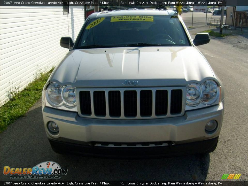 2007 Jeep Grand Cherokee Laredo 4x4 Light Graystone Pearl / Khaki Photo #7