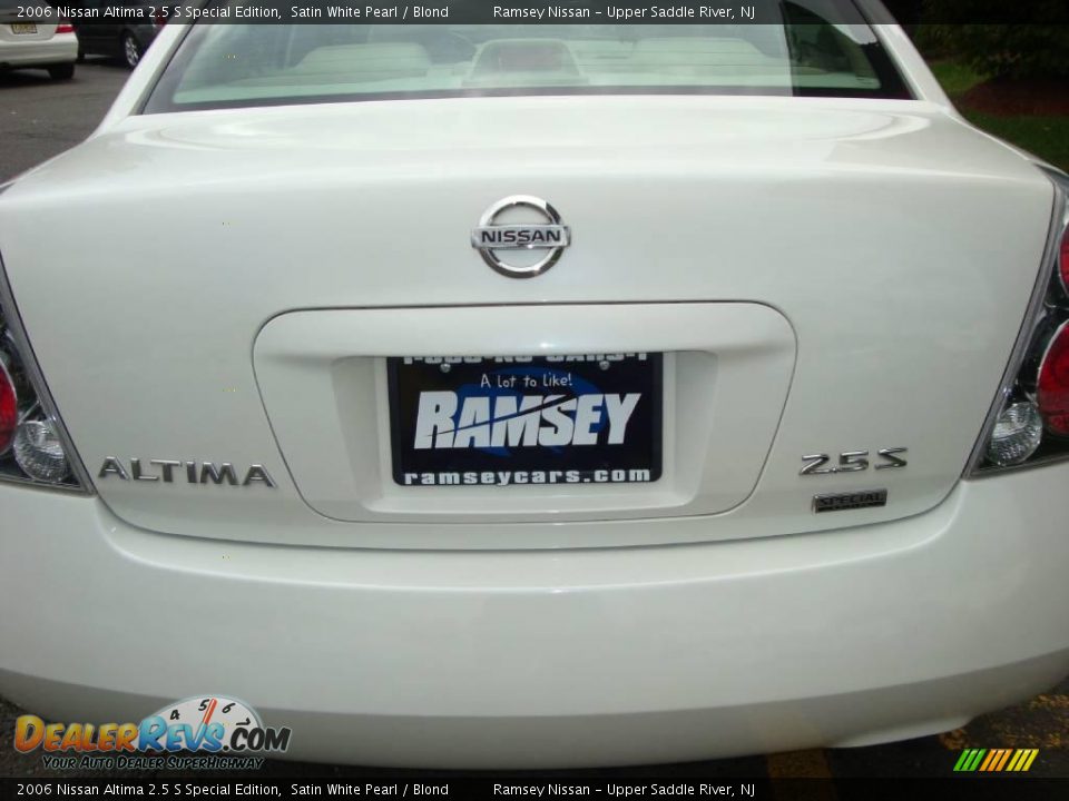 2006 Nissan Altima 2.5 S Special Edition Satin White Pearl / Blond Photo #21