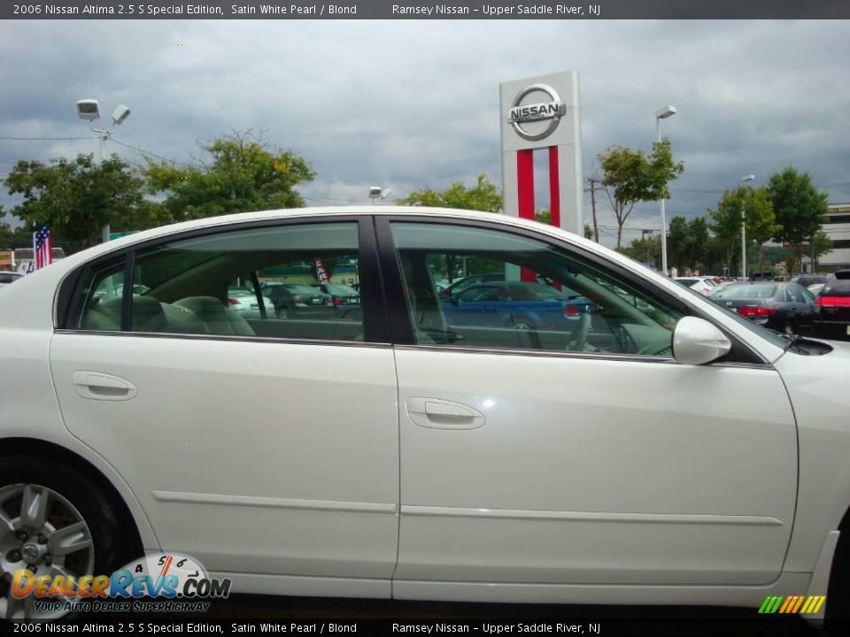 2006 Nissan Altima 2.5 S Special Edition Satin White Pearl / Blond Photo #23