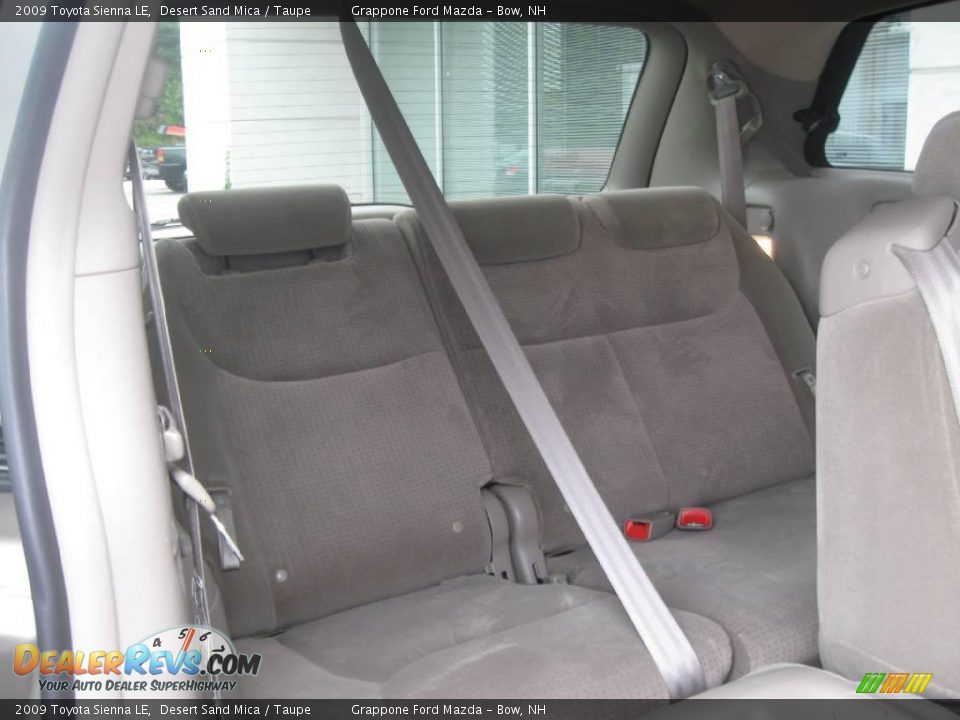 2009 Toyota Sienna LE Desert Sand Mica / Taupe Photo #4