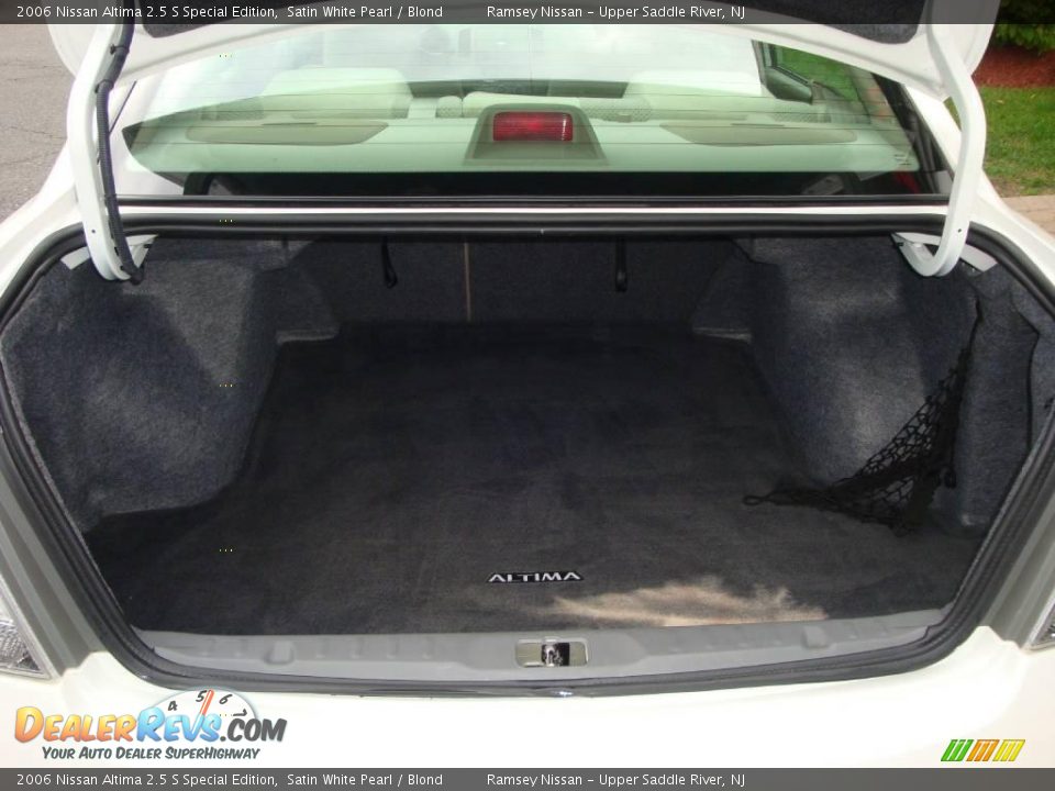 2006 Nissan Altima 2.5 S Special Edition Satin White Pearl / Blond Photo #31