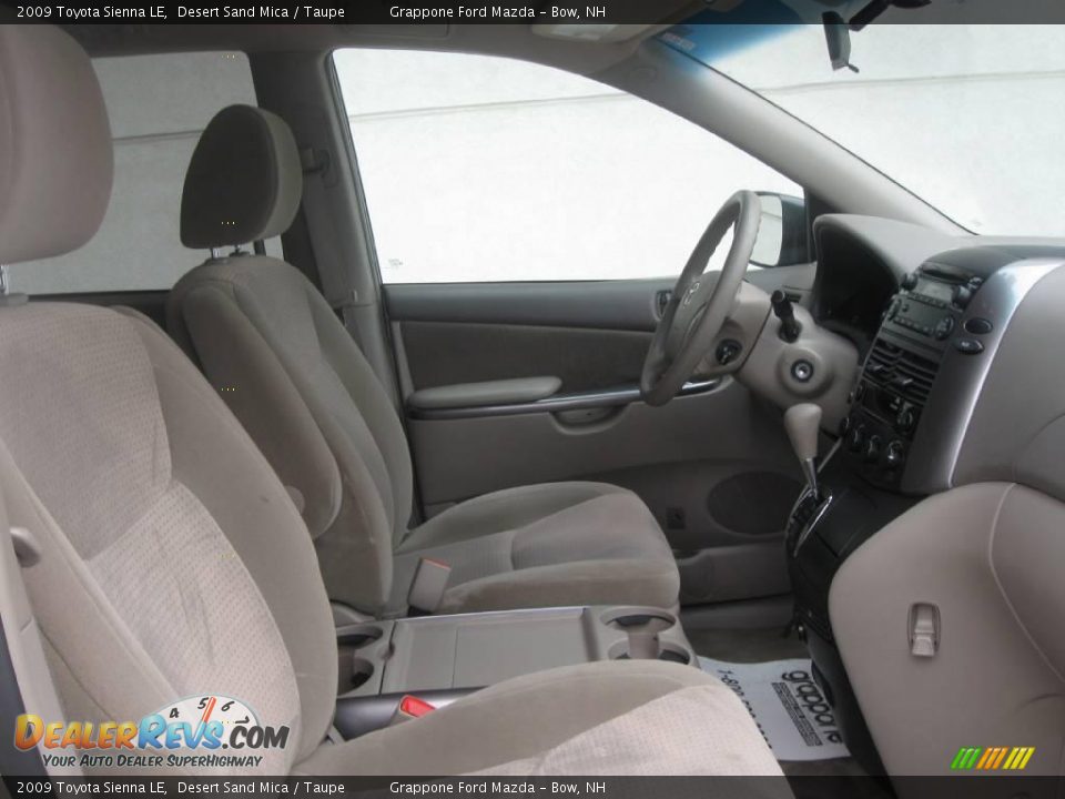 2009 Toyota Sienna LE Desert Sand Mica / Taupe Photo #6