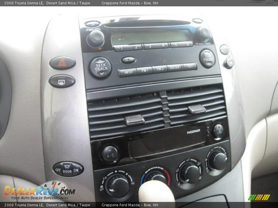 2009 Toyota Sienna LE Desert Sand Mica / Taupe Photo #8