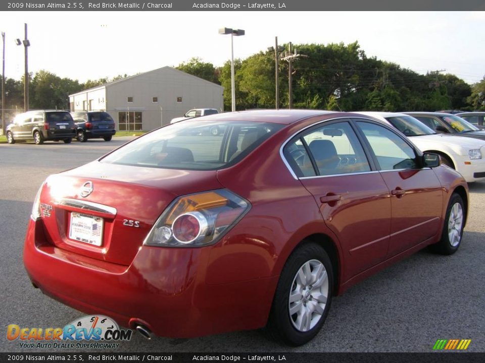 2009 Nissan Altima 2.5 S Red Brick Metallic / Charcoal Photo #3