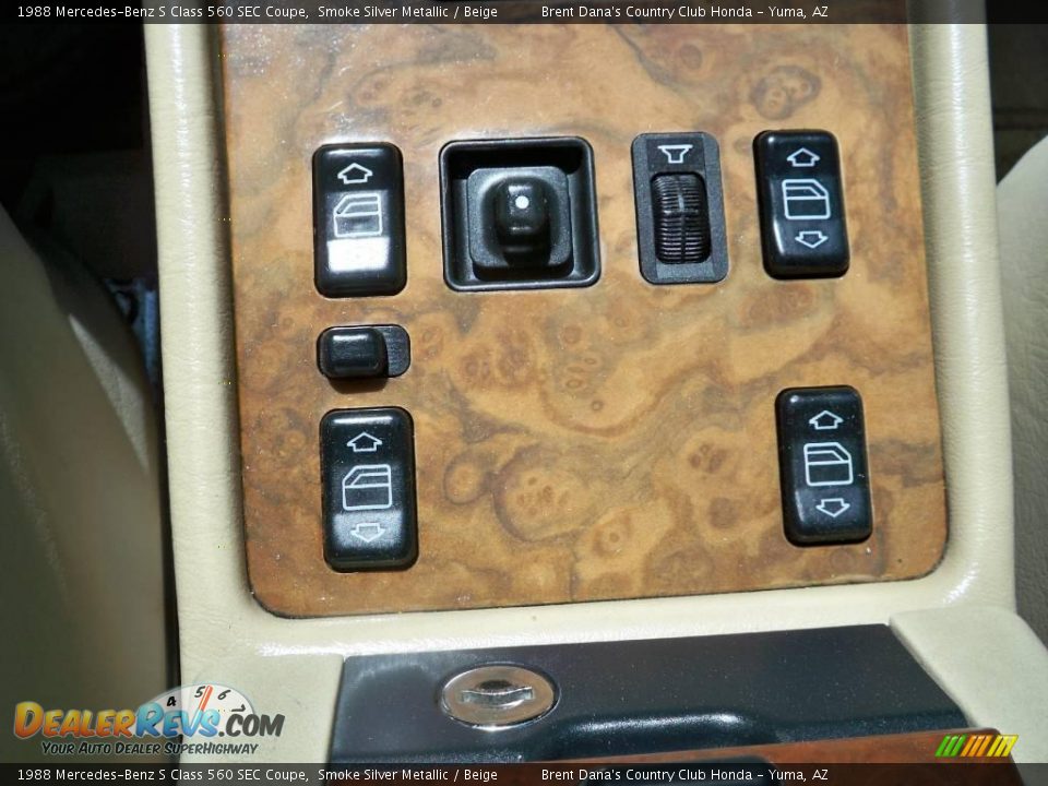 1988 Mercedes-Benz S Class 560 SEC Coupe Smoke Silver Metallic / Beige Photo #16