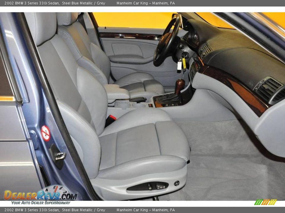 2002 BMW 3 Series 330i Sedan Steel Blue Metallic / Grey Photo #16