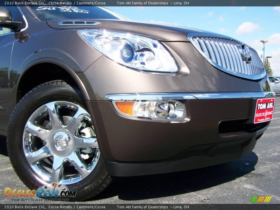 2010 Buick Enclave CXL Cocoa Metallic / Cashmere/Cocoa Photo #2