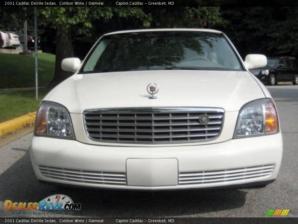 2001 Cadillac DeVille Sedan Cotillion White / Oatmeal Photo #7
