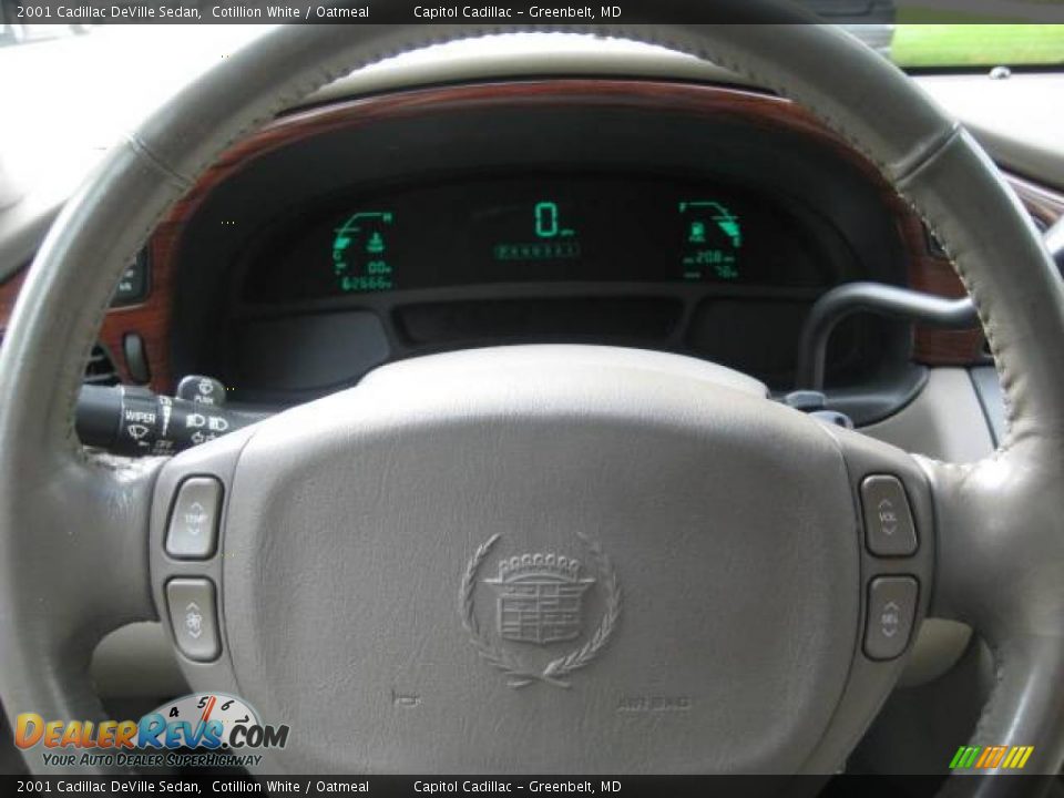 2001 Cadillac DeVille Sedan Cotillion White / Oatmeal Photo #20