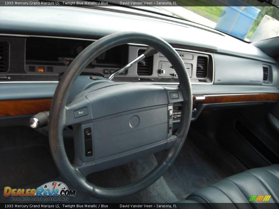 1993 Mercury Grand Marquis LS Twilight Blue Metallic / Blue Photo #10
