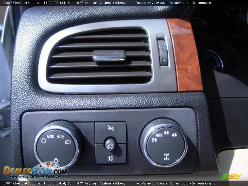 2007 Chevrolet Suburban 1500 LTZ 4x4 Summit White / Light Cashmere/Ebony Photo #17