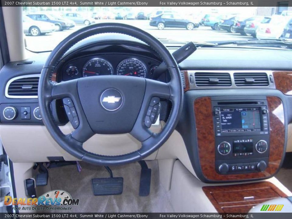 2007 Chevrolet Suburban 1500 LTZ 4x4 Summit White / Light Cashmere/Ebony Photo #20