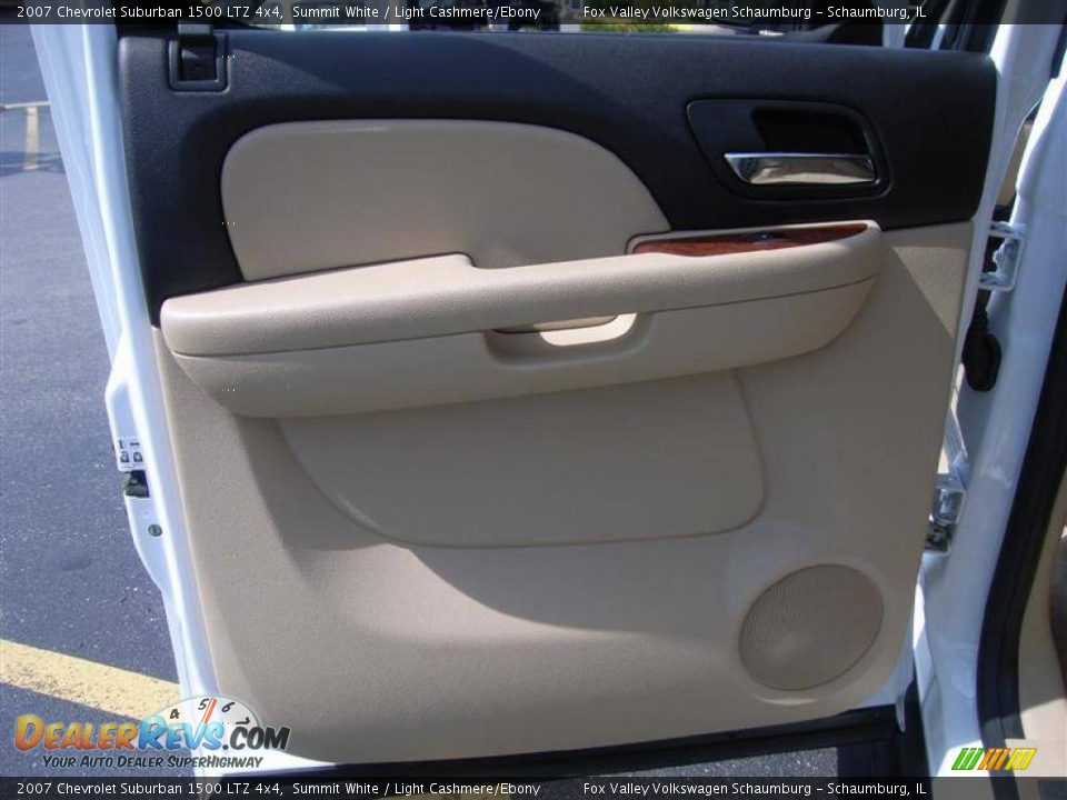 2007 Chevrolet Suburban 1500 LTZ 4x4 Summit White / Light Cashmere/Ebony Photo #24