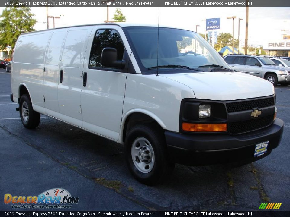 2009 Chevrolet Express 2500 Extended Cargo Van Summit White / Medium Pewter Photo #2