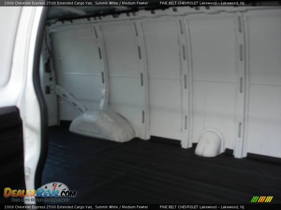 2009 Chevrolet Express 2500 Extended Cargo Van Summit White / Medium Pewter Photo #7