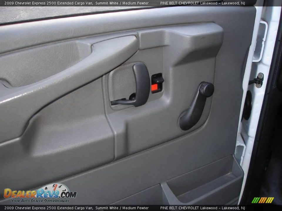 2009 Chevrolet Express 2500 Extended Cargo Van Summit White / Medium Pewter Photo #8