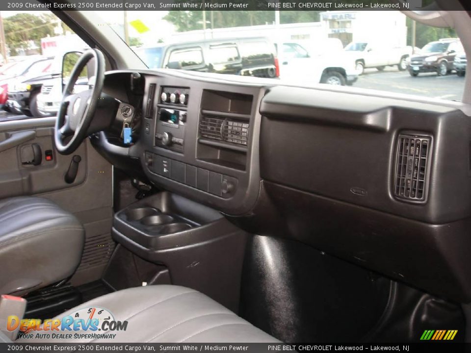 2009 Chevrolet Express 2500 Extended Cargo Van Summit White / Medium Pewter Photo #11