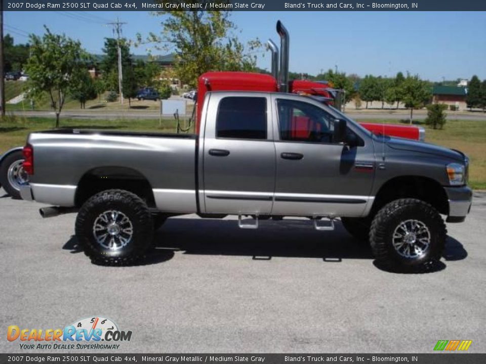 2007 Dodge Ram 2500 SLT Quad Cab 4x4 Mineral Gray Metallic / Medium Slate Gray Photo #2